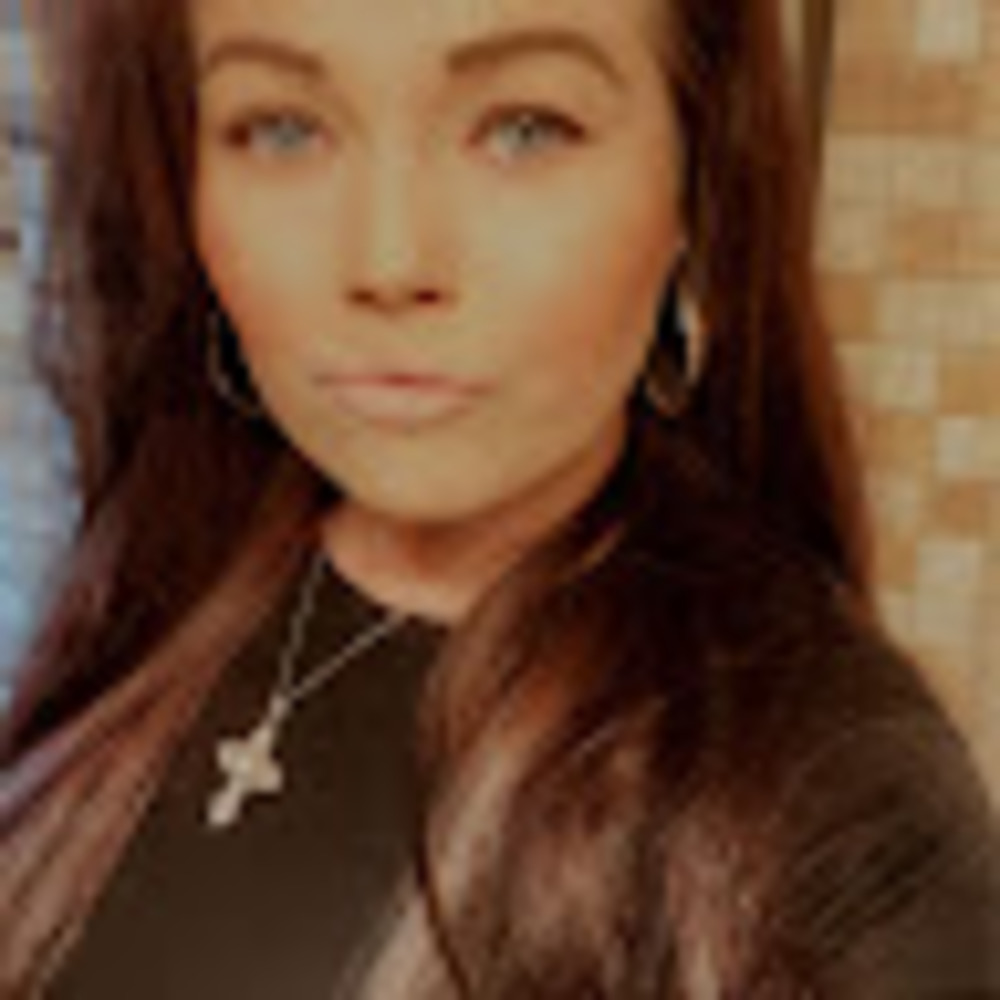 Meet your Posher, Elissa